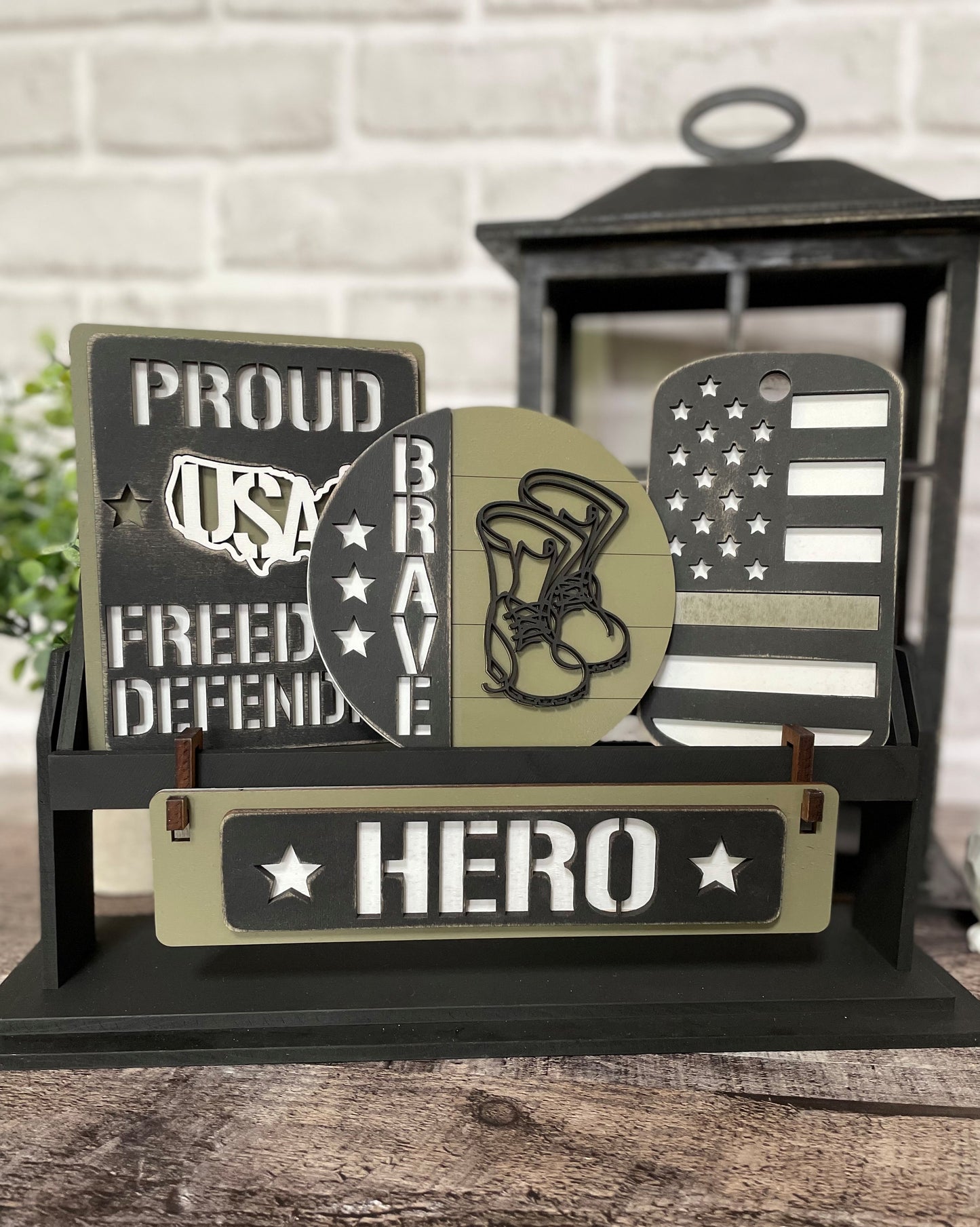 Interchangeable Military Heroes Wagon/Shelf Sitter