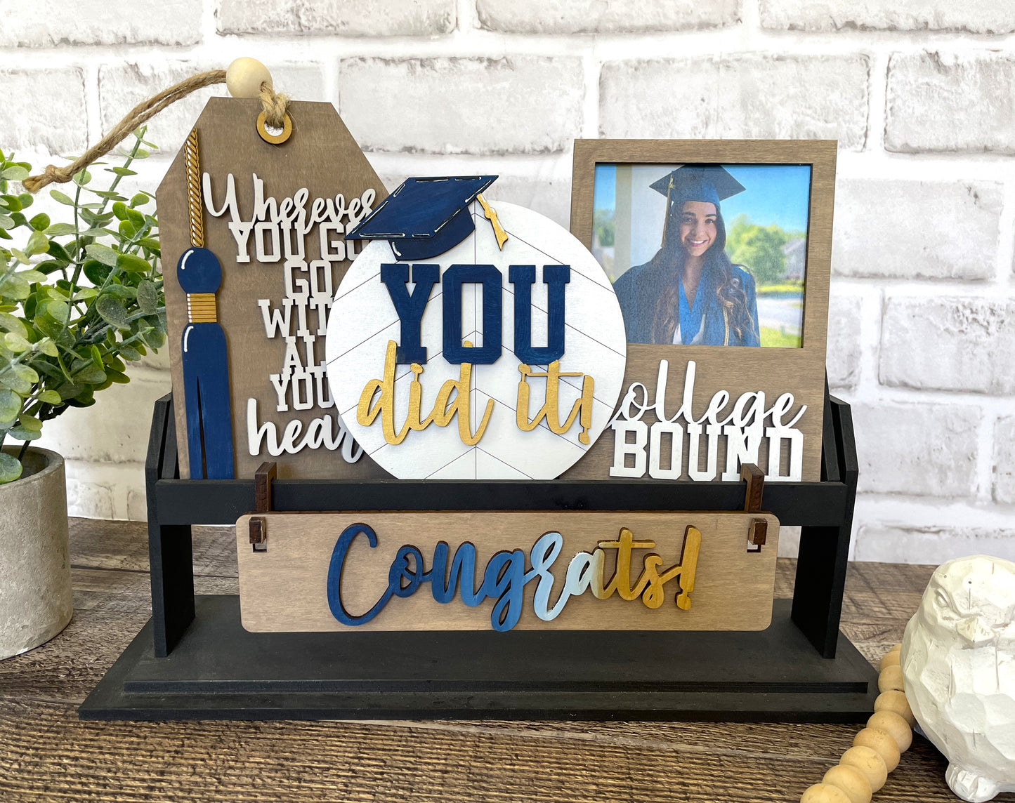 Interchangeable Graduation Wagon/Shelf Sitter